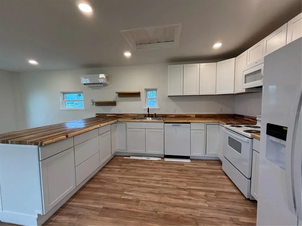 912 Lake Jessie Drive Winter Haven FL 33881