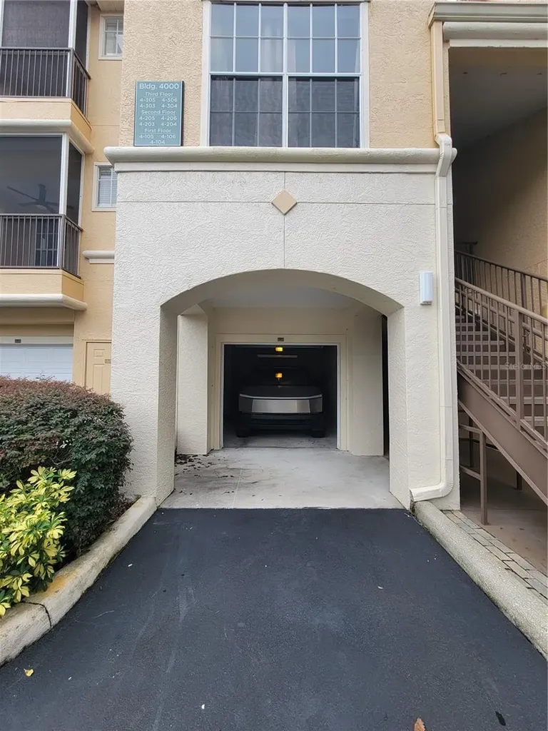 5125 Palm Springs Boulevard Tampa FL 33647