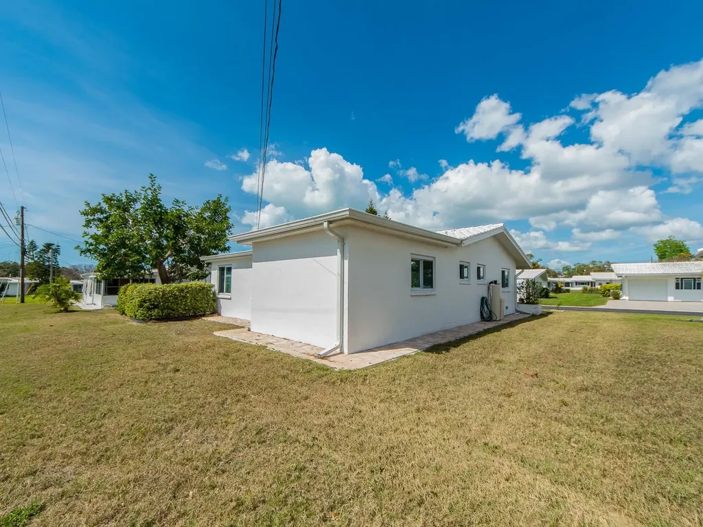 14104 88th Avenue Seminole FL 33776