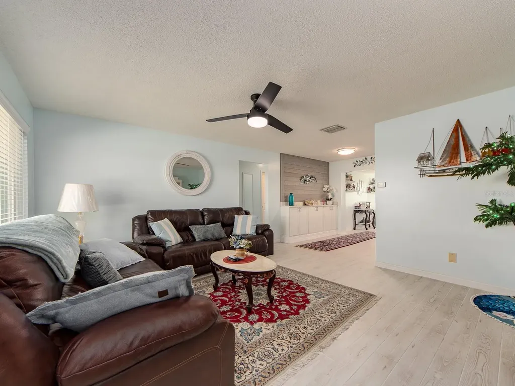 14104 88th Avenue Seminole FL 33776