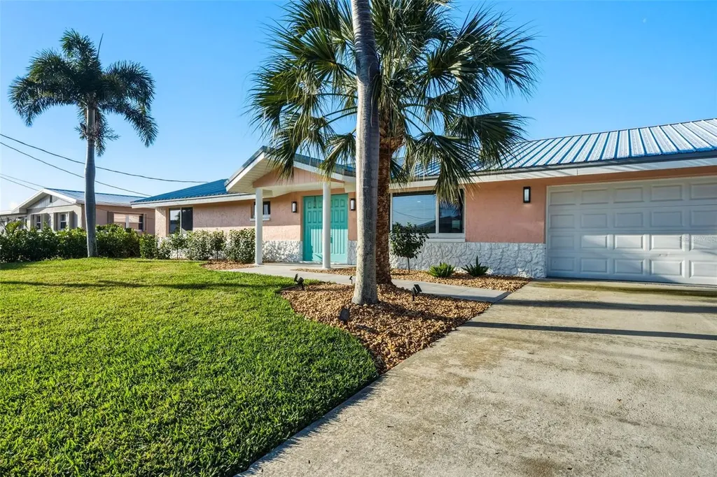 105 Leland Street SE Port Charlotte FL 33952
