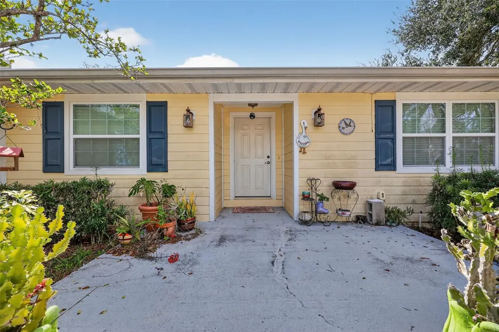 10262 Memorial Highway Tampa FL 33615