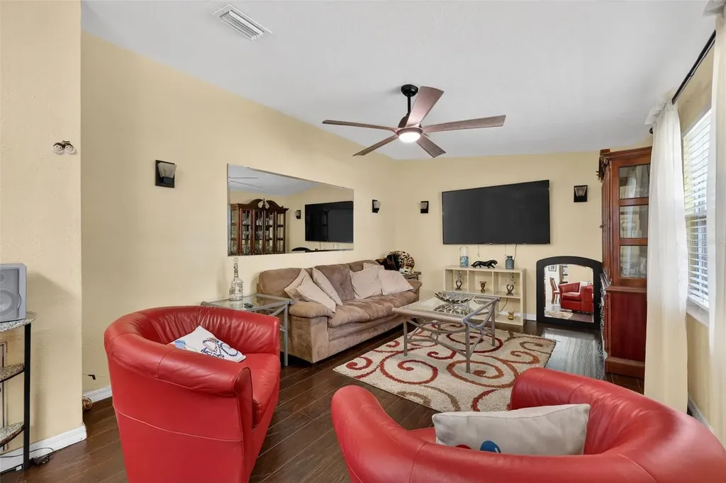 10262 Memorial Highway Tampa FL 33615