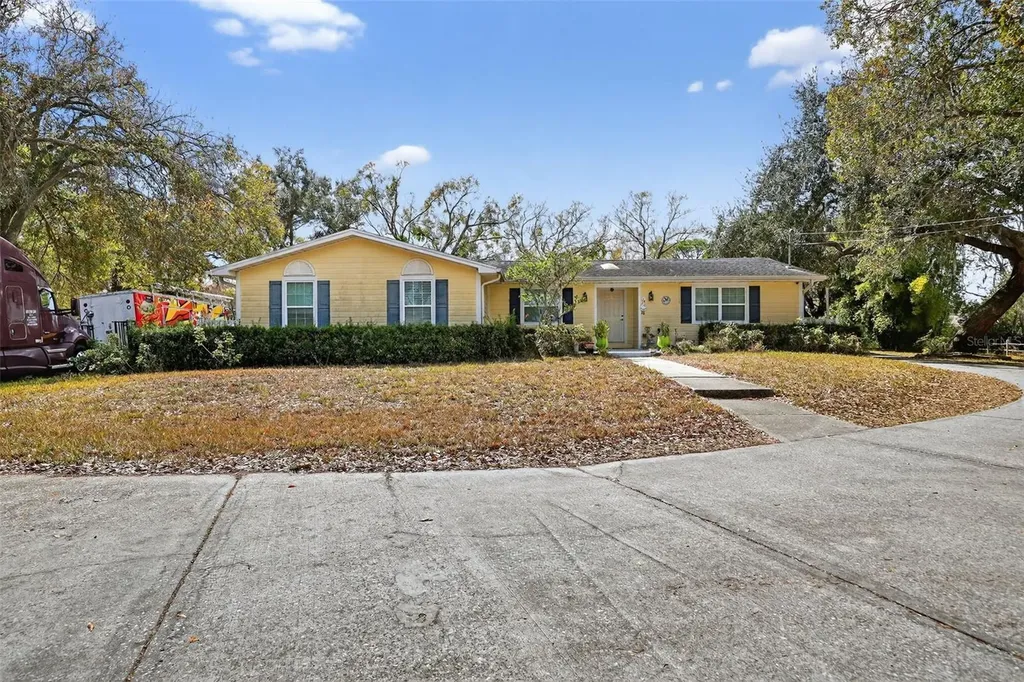 10262 Memorial Highway Tampa FL 33615