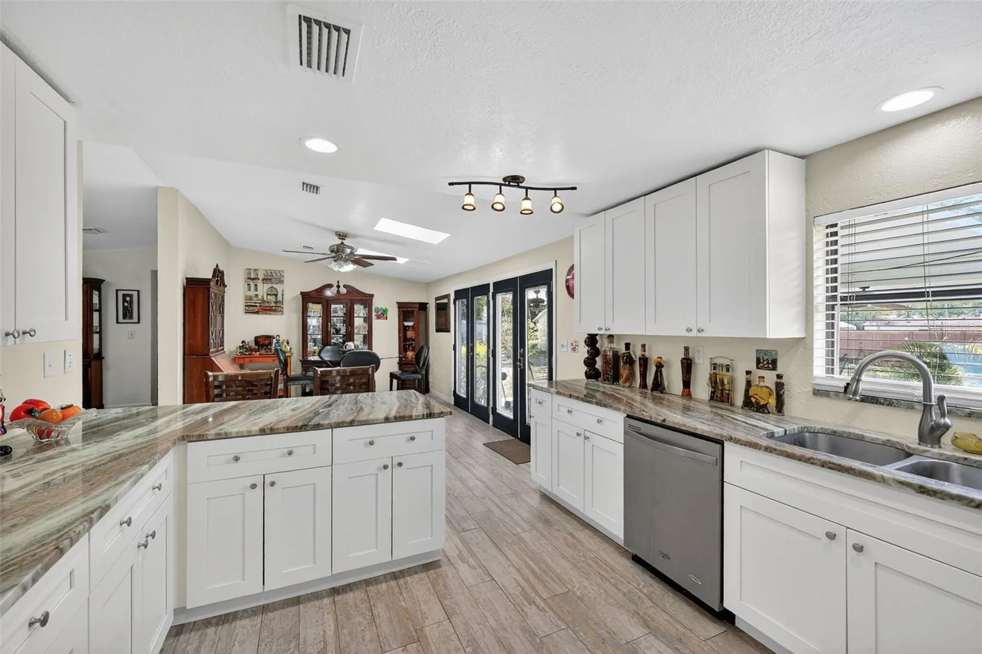 10262 Memorial Highway Tampa FL 33615