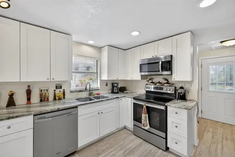 10262 Memorial Highway Tampa FL 33615