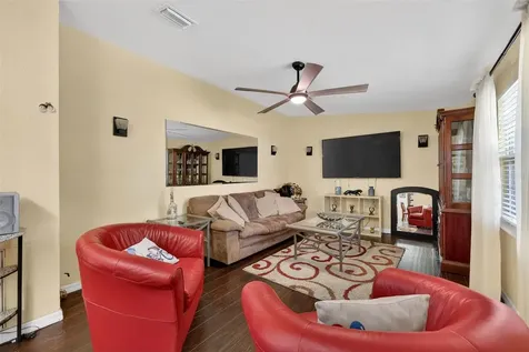 10262 Memorial Highway Tampa FL 33615