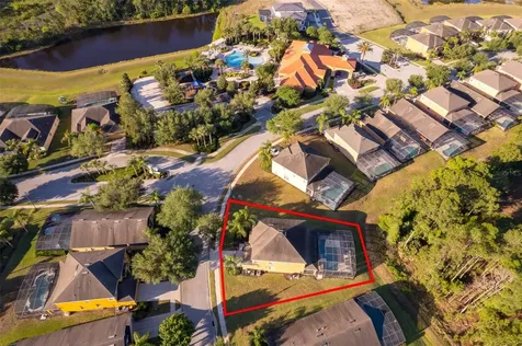 906 Orange Cosmos Boulevard Davenport FL 33837