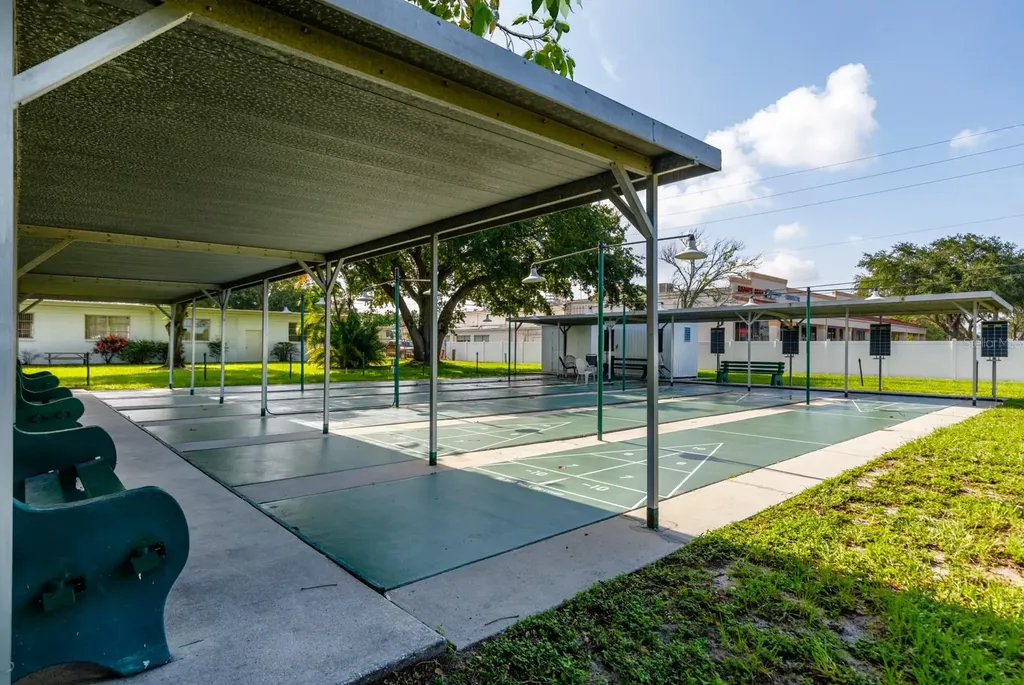 4143 56th Street N Kenneth City FL 33709
