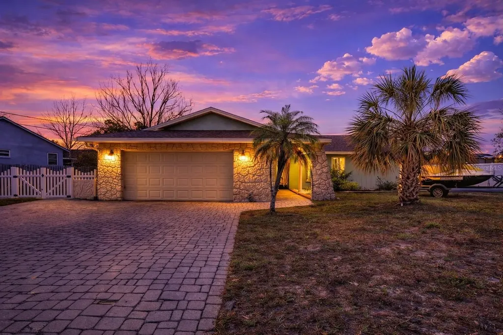 6205 Spanish Main Drive Apollo Beach FL 33572