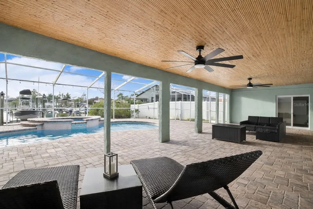 6205 Spanish Main Drive Apollo Beach FL 33572