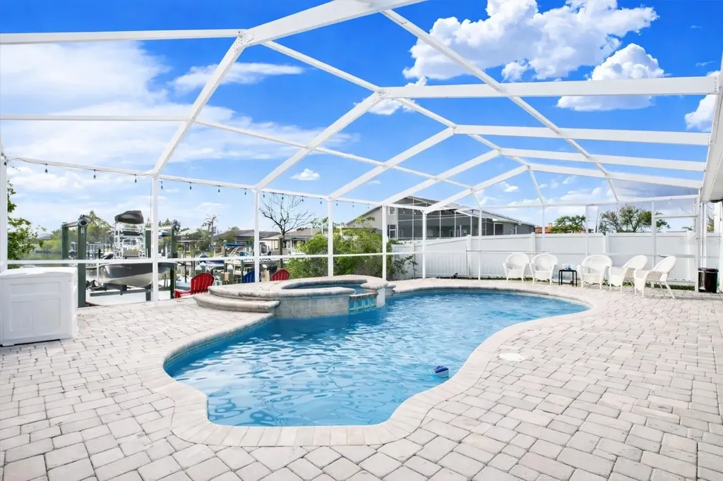 6205 Spanish Main Drive Apollo Beach FL 33572