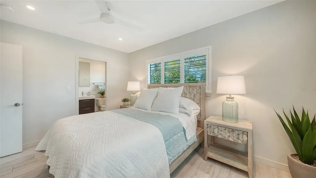 2323 Grove Street Sarasota FL 34239