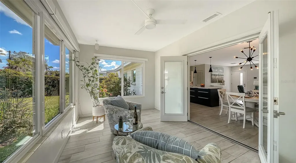 2323 Grove Street Sarasota FL 34239