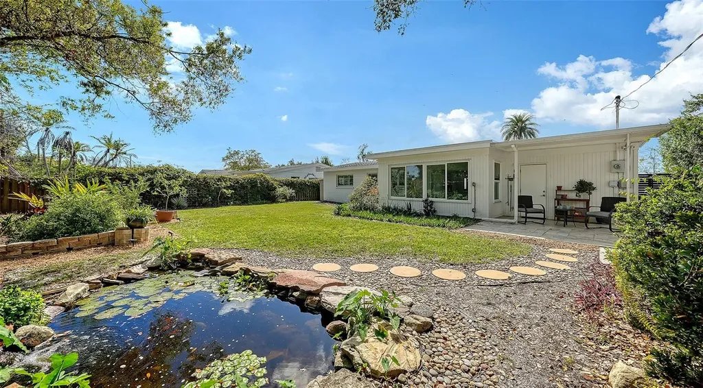 2323 Grove Street Sarasota FL 34239