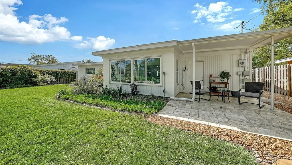 2323 Grove Street Sarasota FL 34239