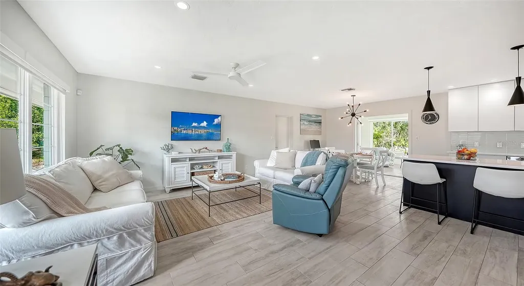 2323 Grove Street Sarasota FL 34239
