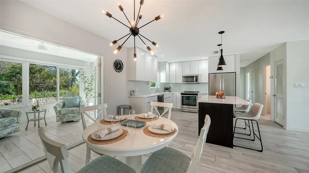 2323 Grove Street Sarasota FL 34239