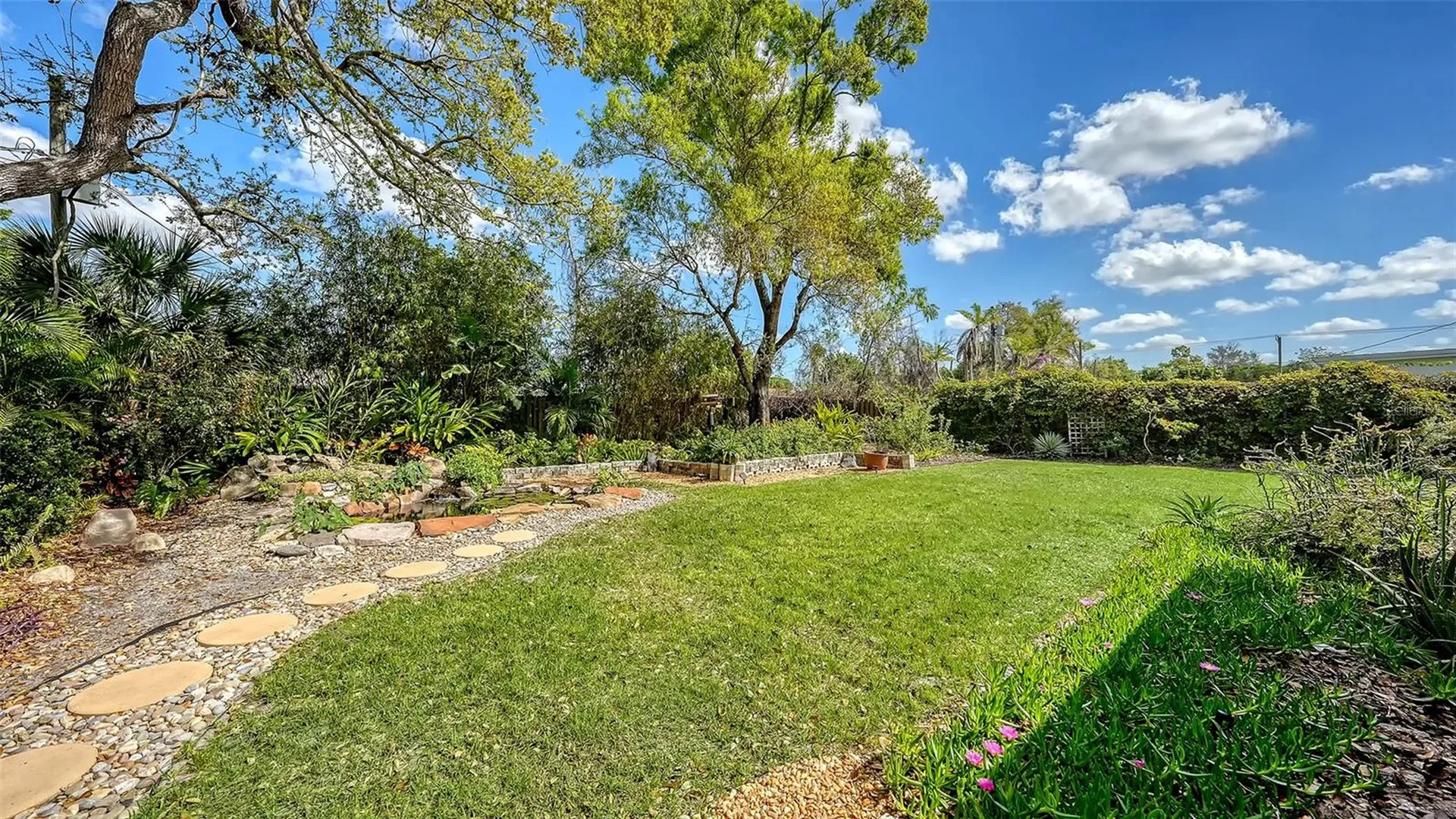2323 Grove Street Sarasota FL 34239