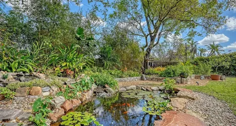 2323 Grove Street Sarasota FL 34239