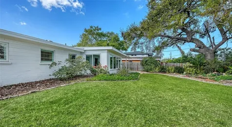 2323 Grove Street Sarasota FL 34239