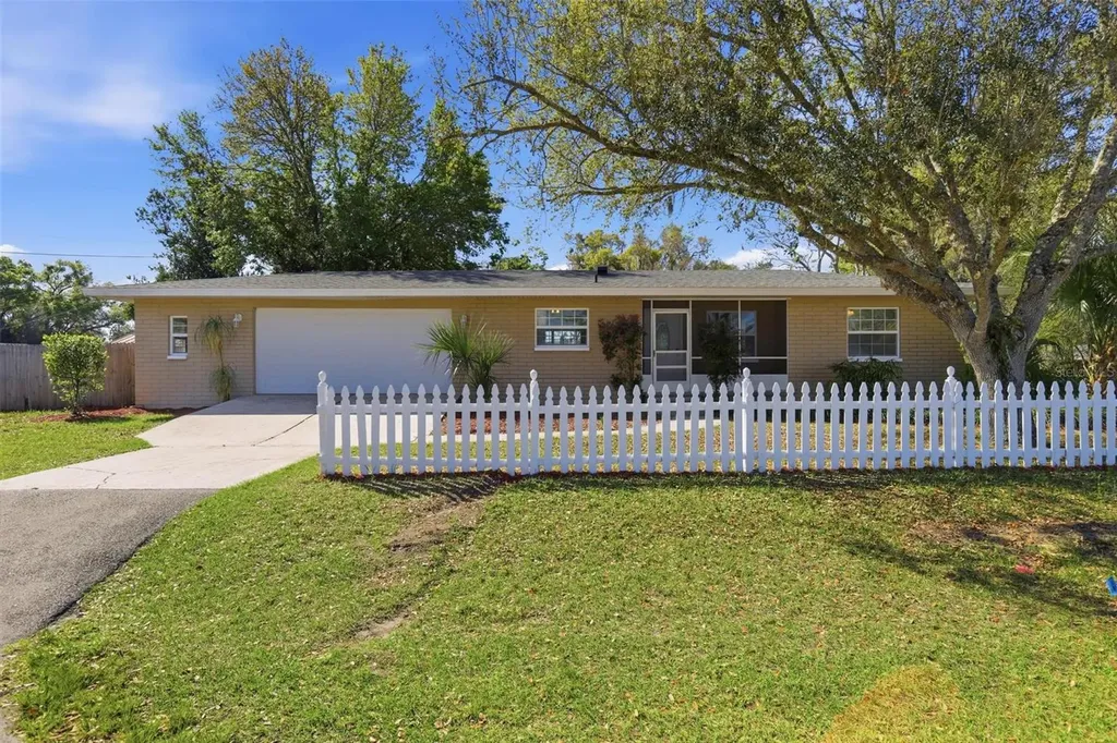1530 E Minnesota Avenue Deland FL 32724