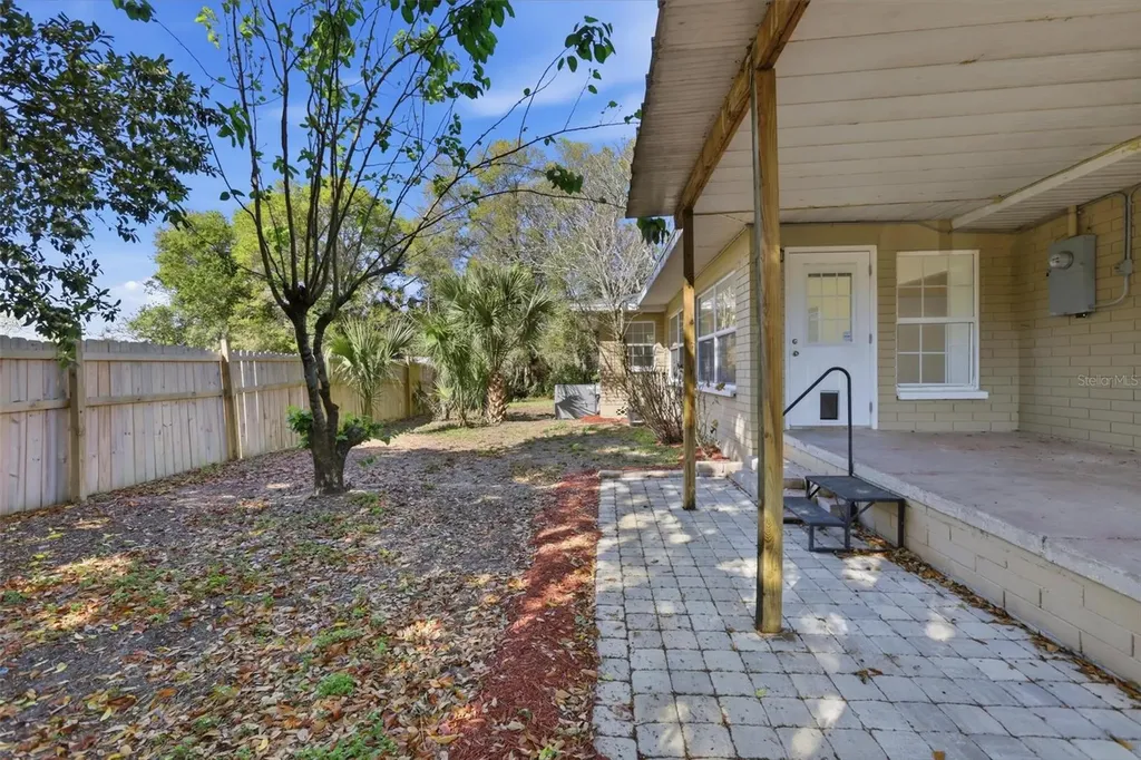 1530 E Minnesota Avenue Deland FL 32724