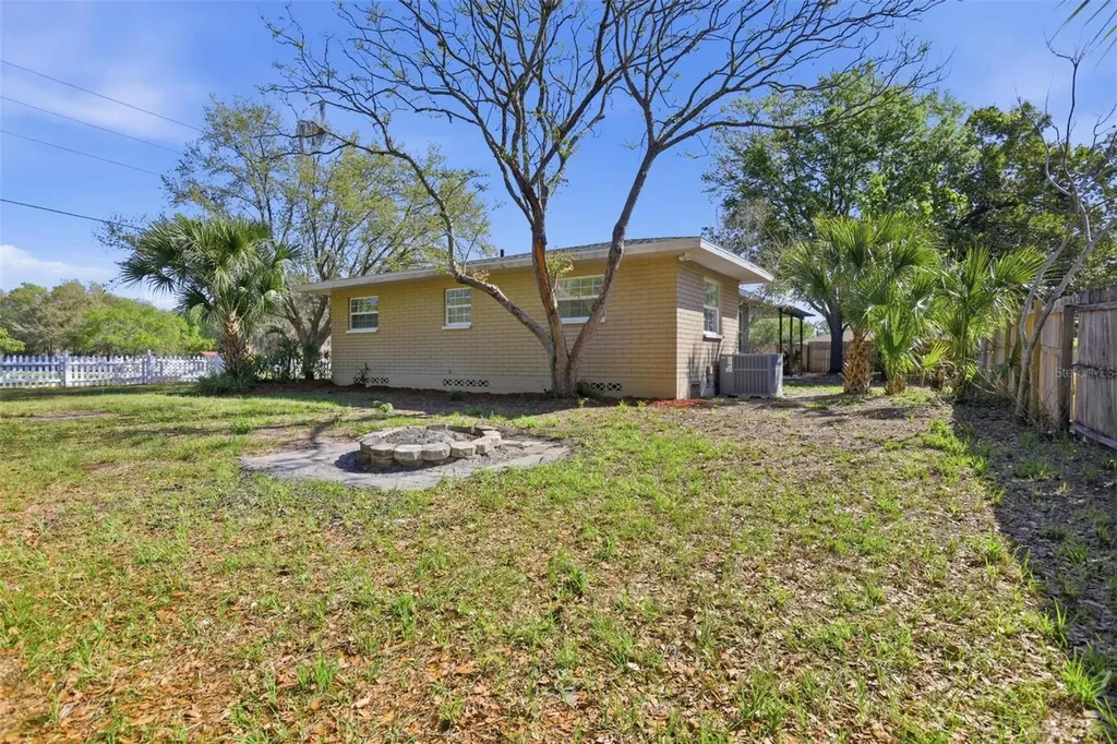 1530 E Minnesota Avenue Deland FL 32724