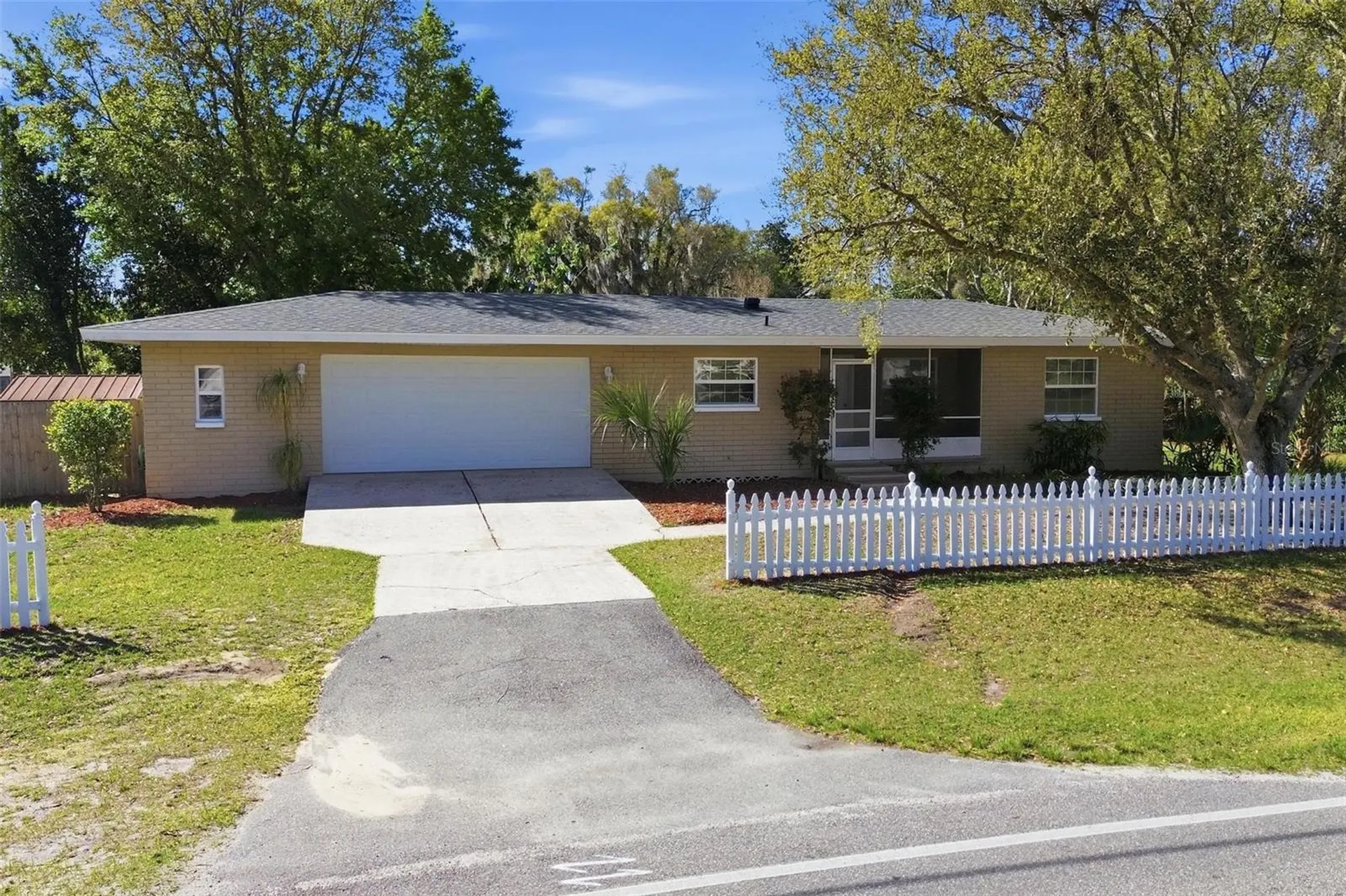 1530 E Minnesota Avenue Deland FL 32724