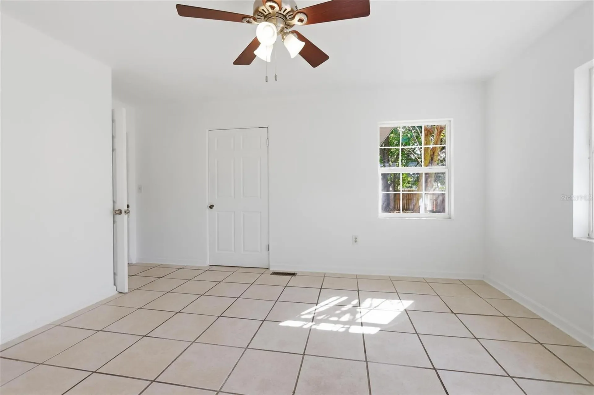 1530 E Minnesota Avenue Deland FL 32724