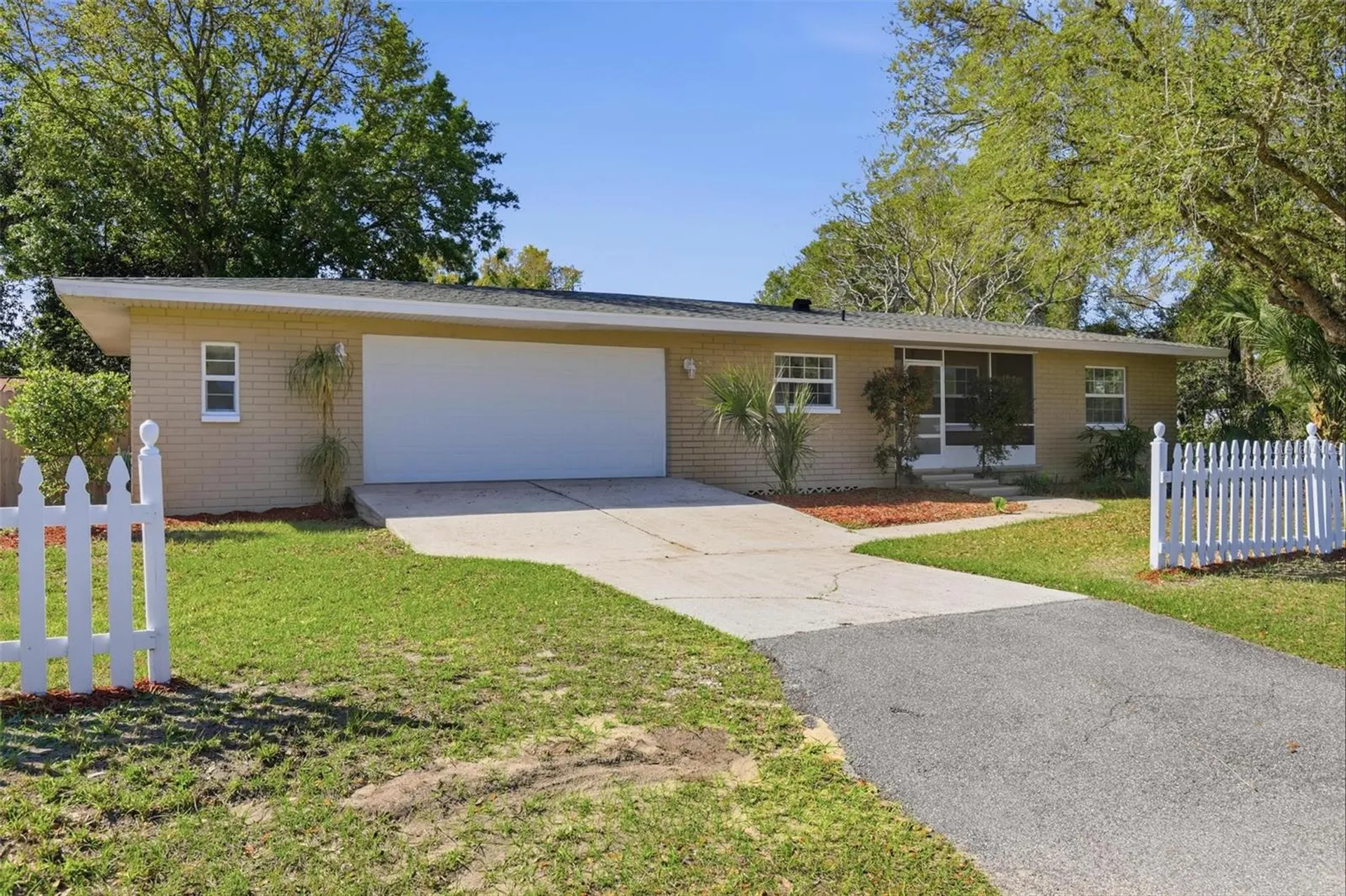 1530 E Minnesota Avenue Deland FL 32724
