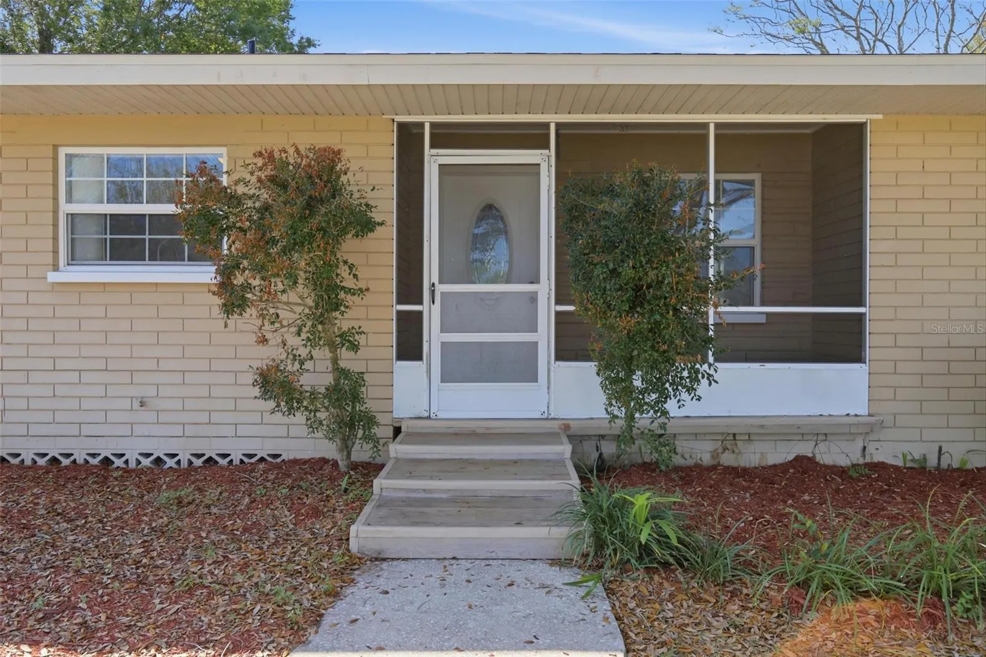 1530 E Minnesota Avenue Deland FL 32724