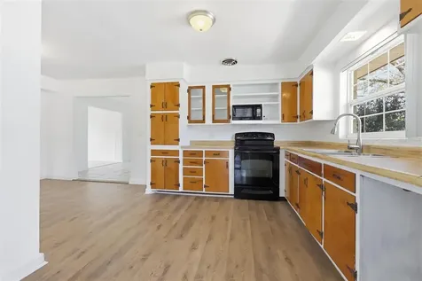 1530 E Minnesota Avenue Deland FL 32724