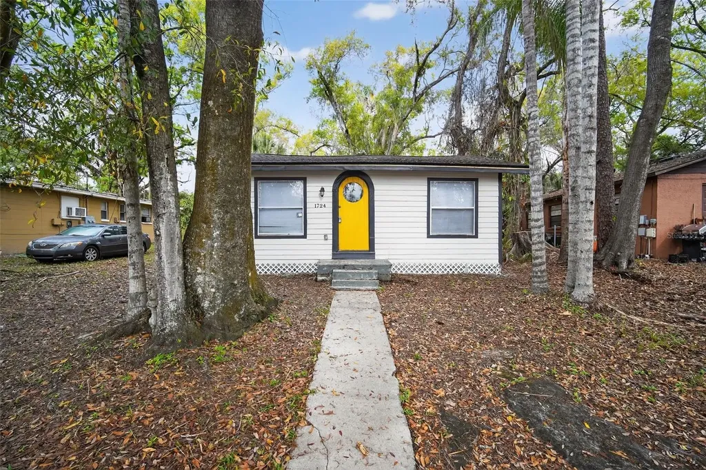 1724 E Mulberry Drive Tampa FL 33604