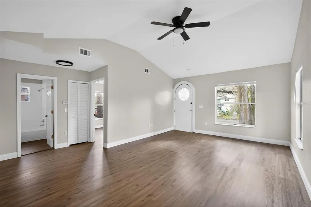1724 E Mulberry Drive Tampa FL 33604