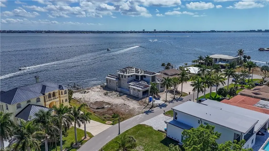 5929 SW 1st Avenue Cape Coral FL 33914