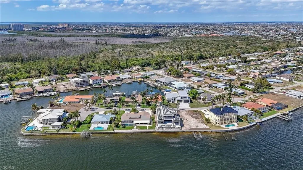 5929 SW 1st Avenue Cape Coral FL 33914