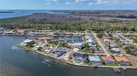 5929 SW 1st Avenue Cape Coral FL 33914