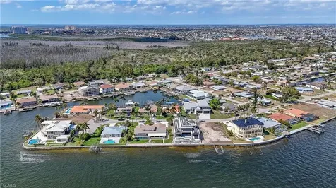 5929 SW 1st Avenue Cape Coral FL 33914