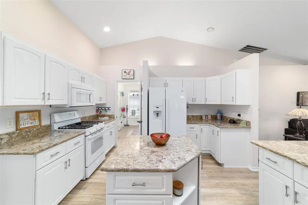 4718 NW 32nd Street Ocala FL 34482