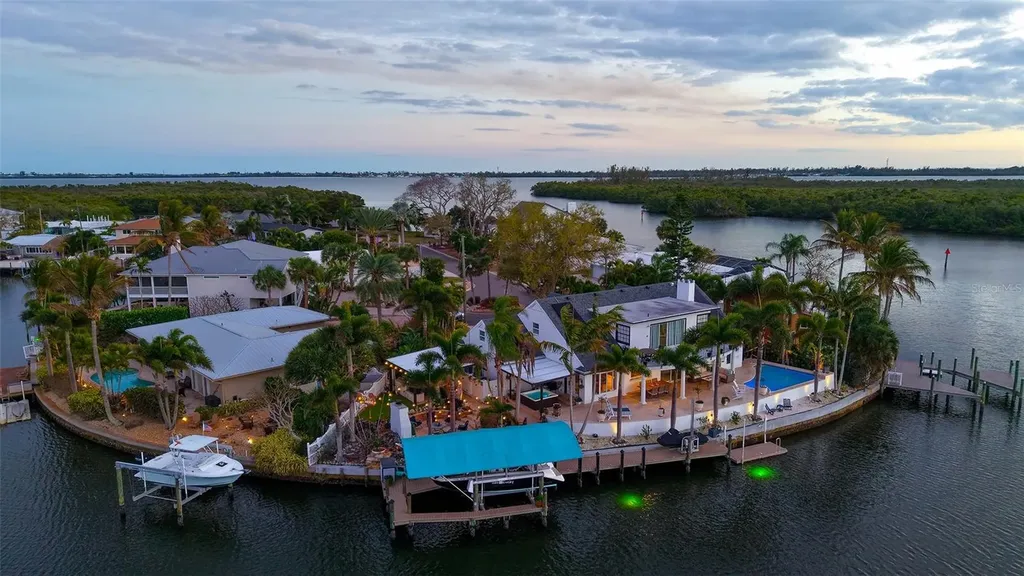 10432 Spoonbill Road W Bradenton FL 34209