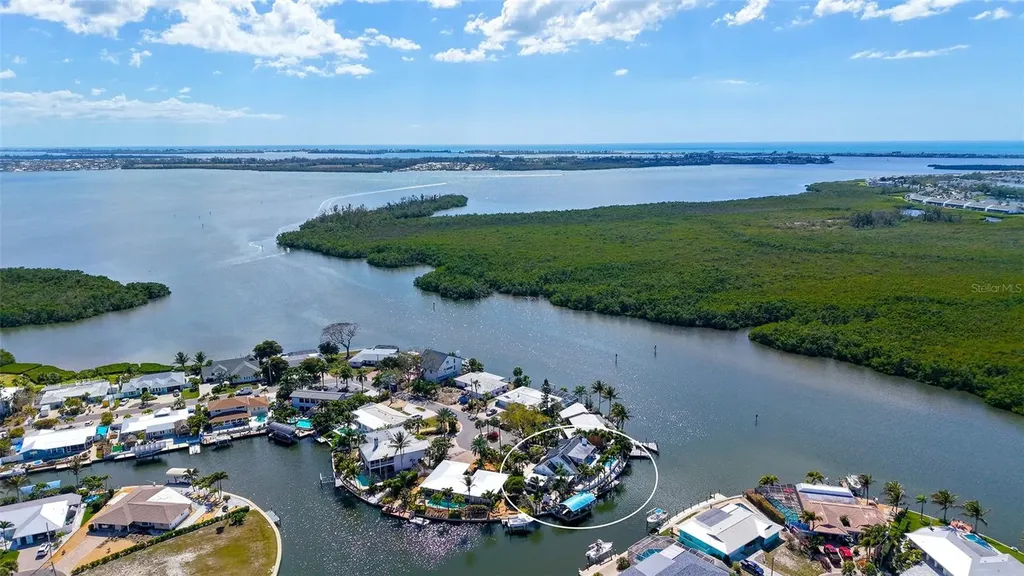 10432 Spoonbill Road W Bradenton FL 34209