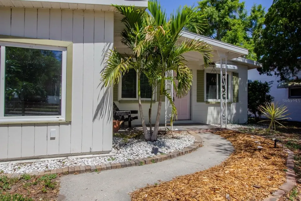 325 42nd Avenue N St Petersburg FL 33703