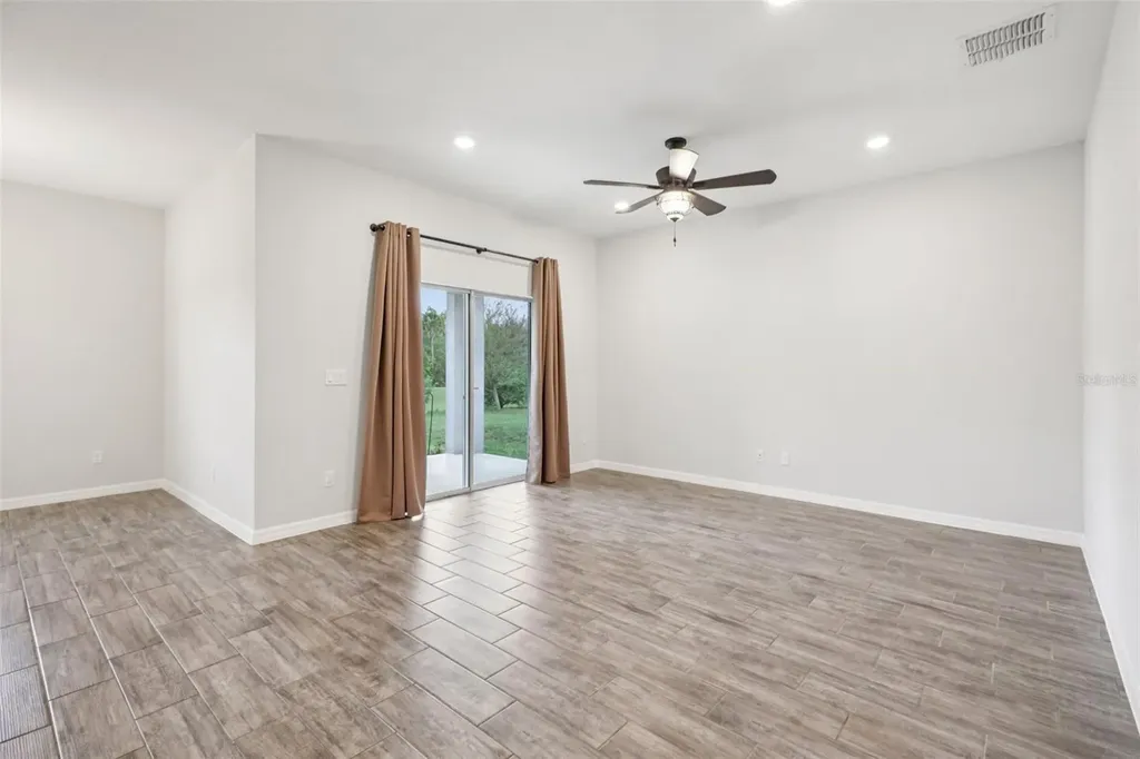 3360 Curlew Avenue Leesburg FL 34748