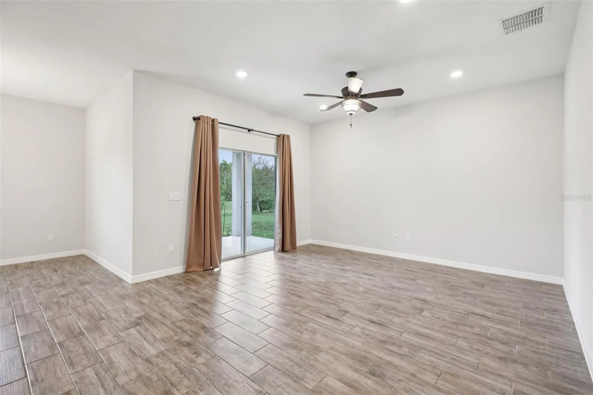 3360 Curlew Avenue Leesburg FL 34748