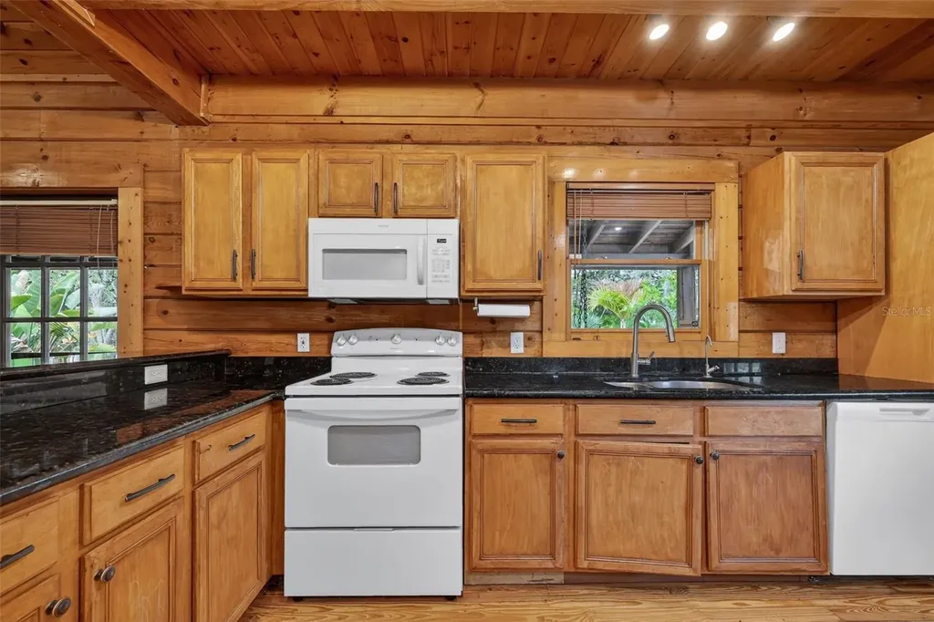 6888 Myakka Valley Trail Sarasota FL 34241