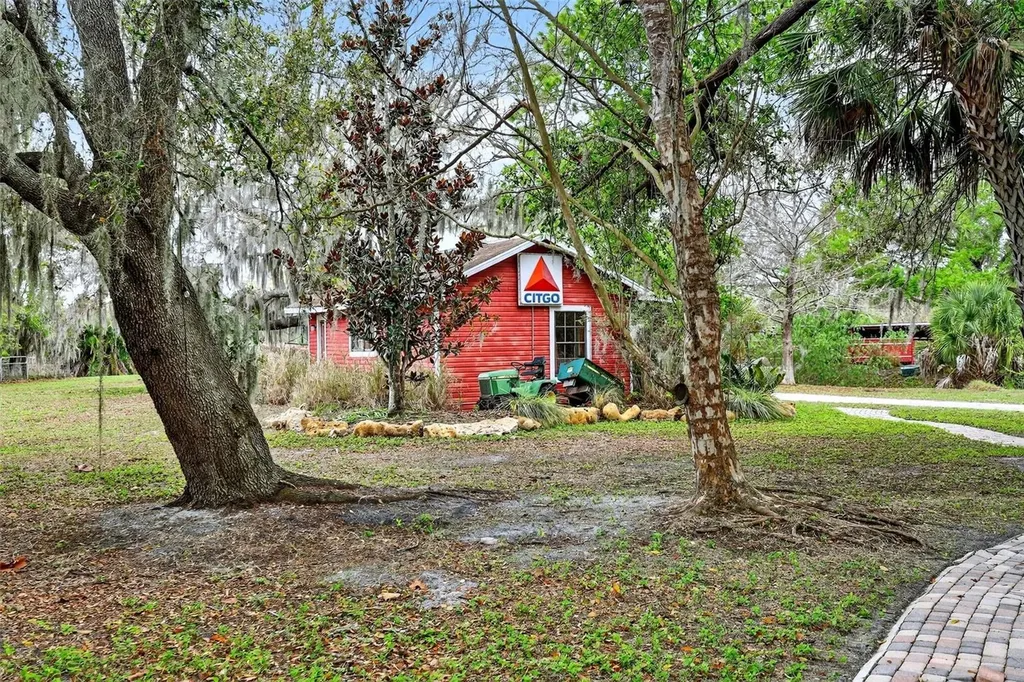 6888 Myakka Valley Trail Sarasota FL 34241