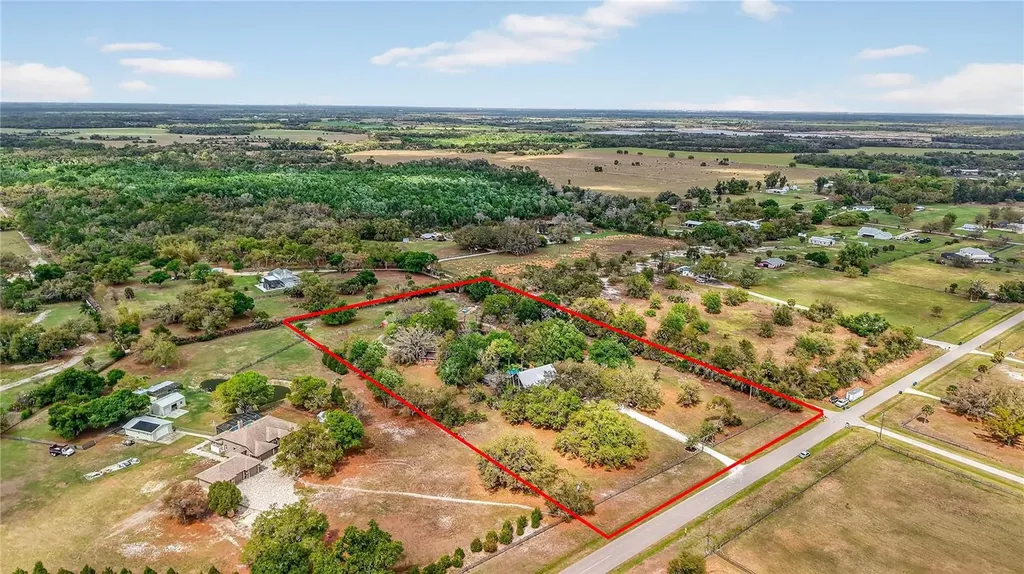 6888 Myakka Valley Trail Sarasota FL 34241