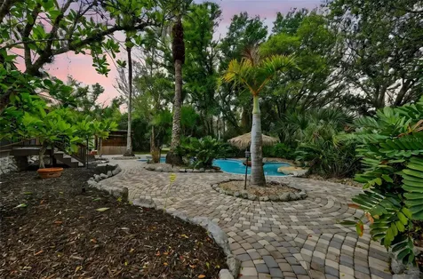 6888 Myakka Valley Trail Sarasota FL 34241