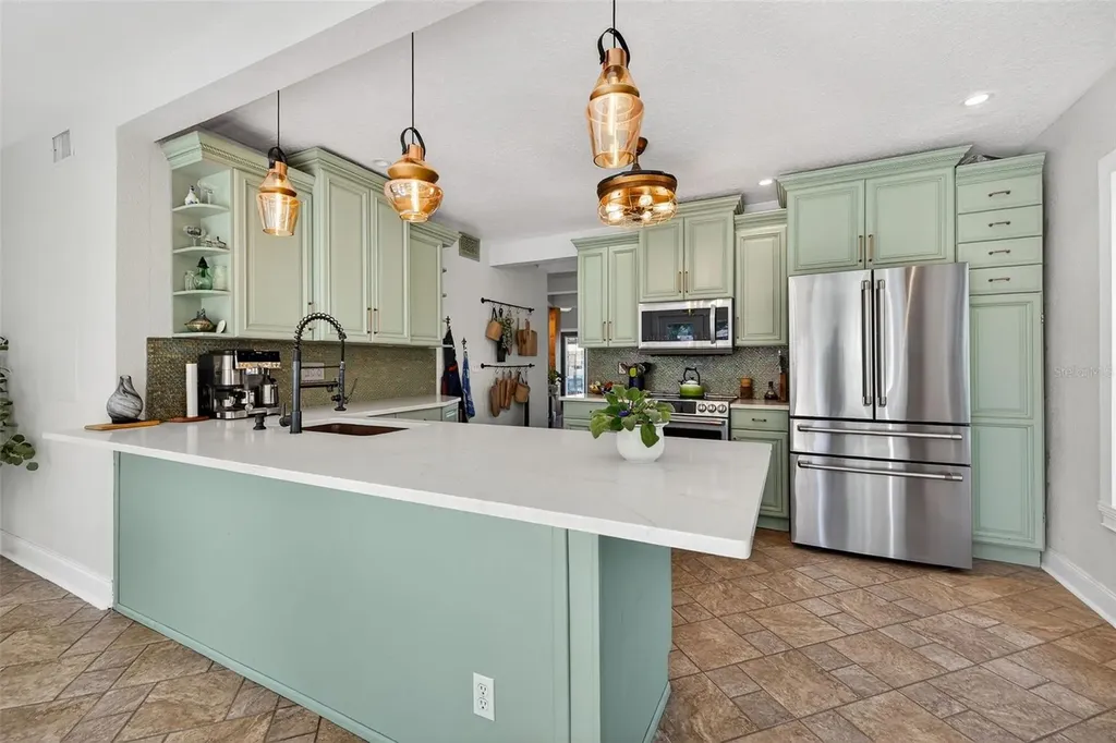 2005 Jackson Street N St Petersburg FL 33704